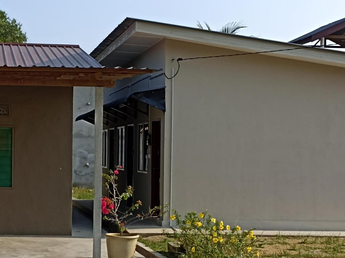 Depulauserai Roomstays Pekan Exterior foto
